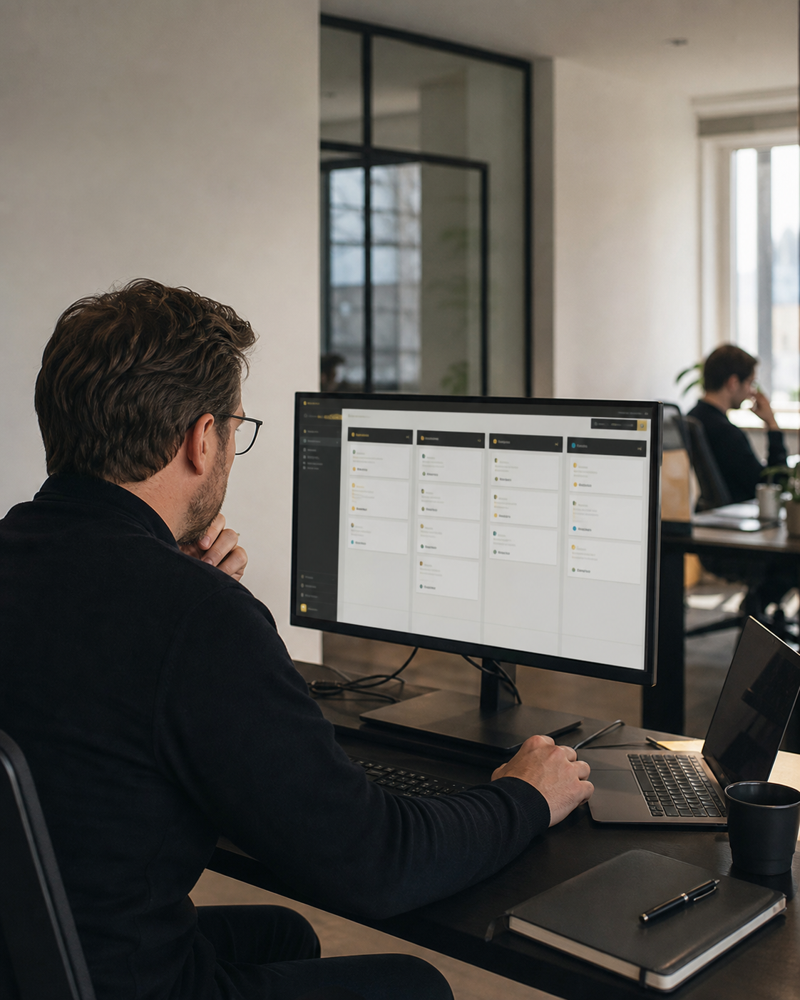 Vertriebsteam am digitalen Arbeitsplatz